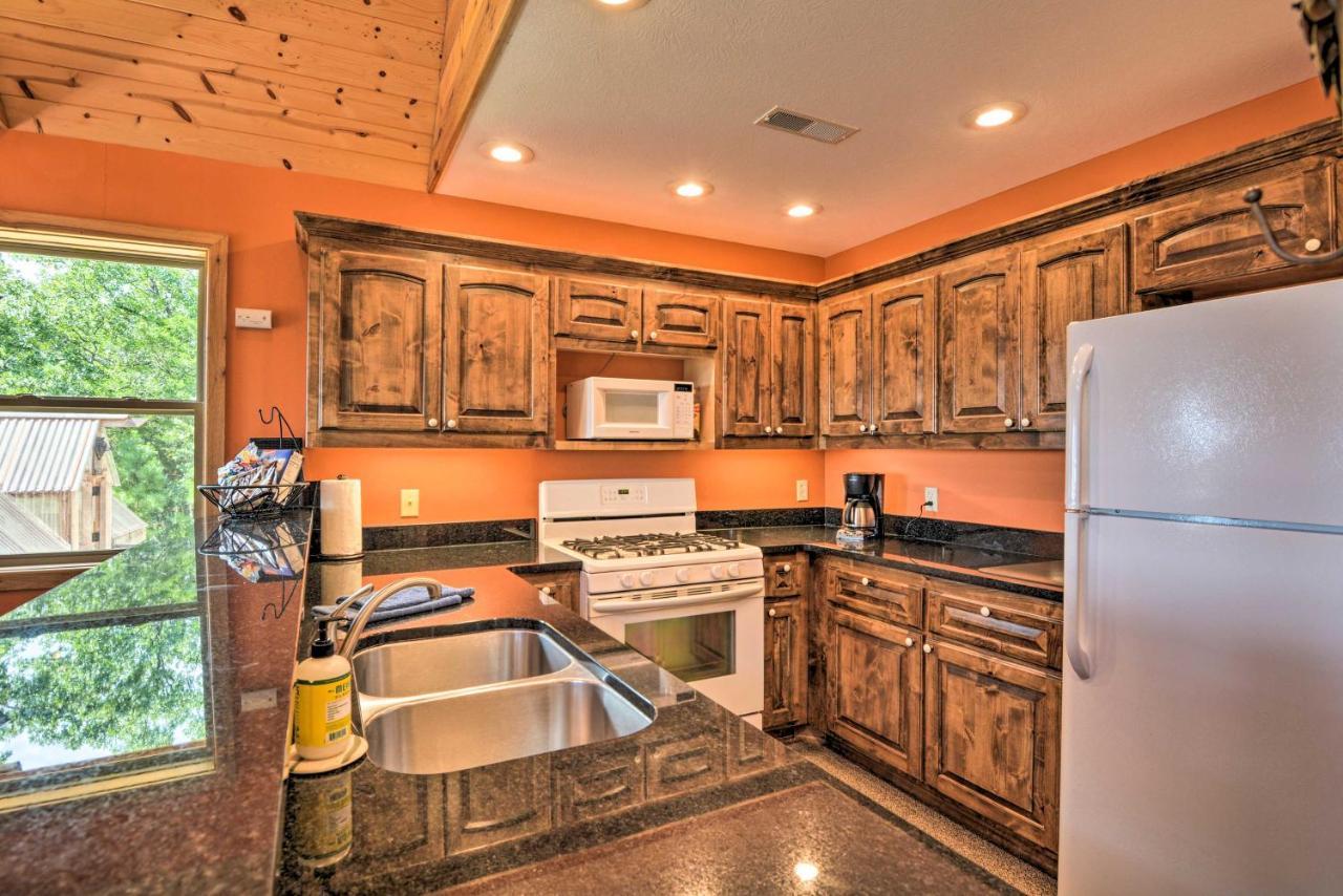 Spacious Log Cabin With Fire Pit And Game Room! Eureka Springs Exterior photo