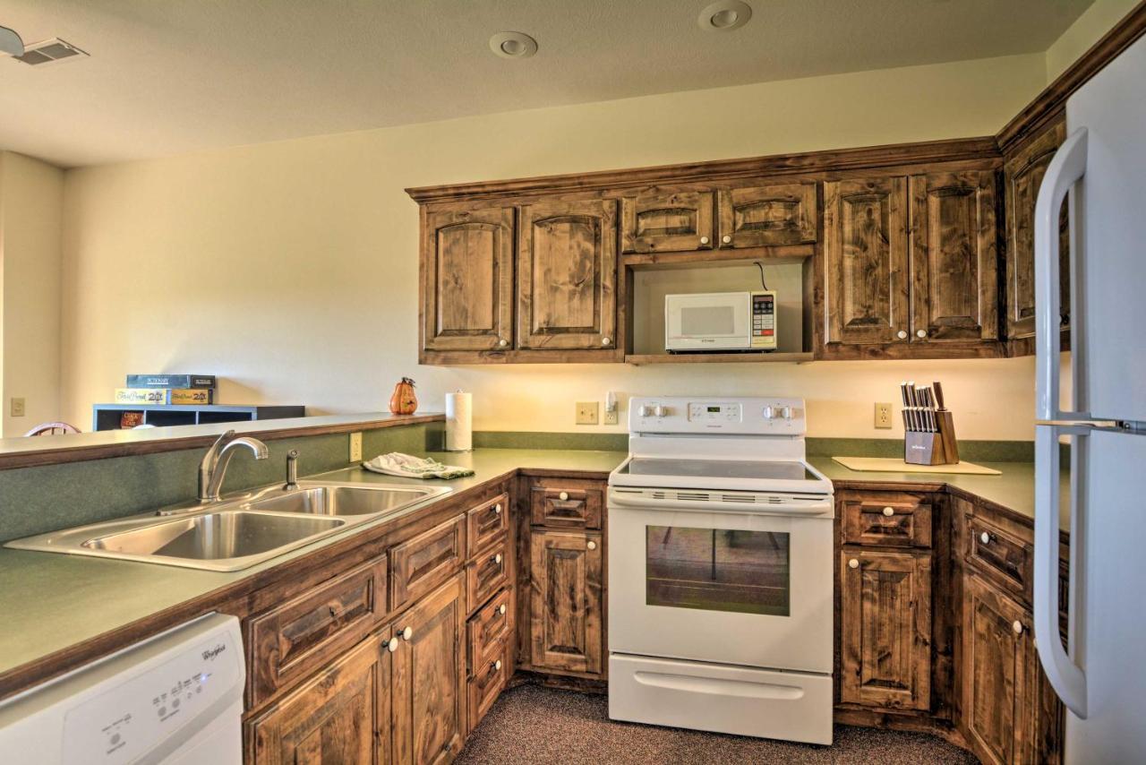 Spacious Log Cabin With Fire Pit And Game Room! Eureka Springs Exterior photo