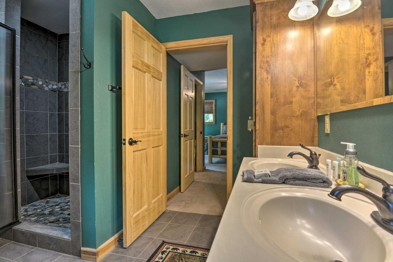 Spacious Log Cabin With Fire Pit And Game Room! Eureka Springs Exterior photo